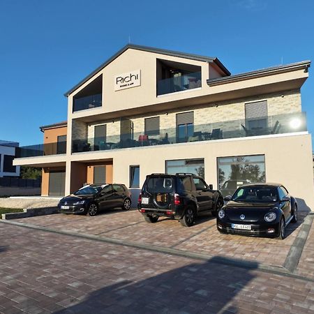 Richi Rooms & App Funtana Exterior foto