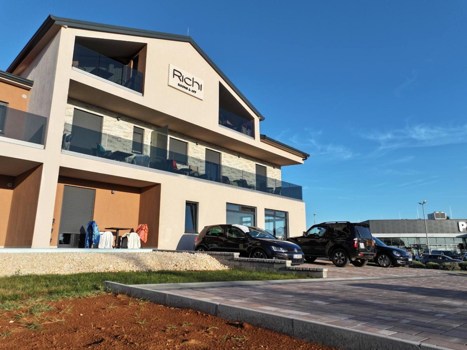 Richi Rooms & App Funtana Exterior foto